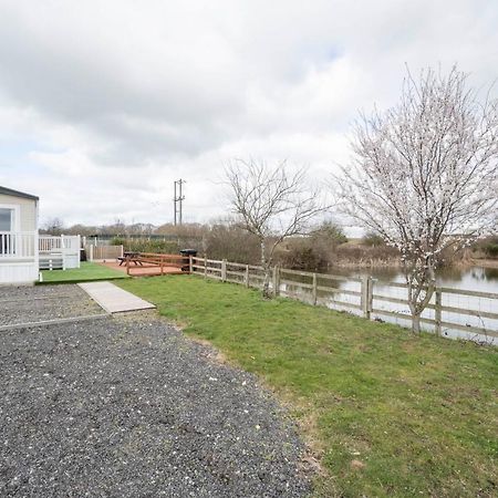 Hallcroft Fishery And Holiday Park Retford Exterior photo